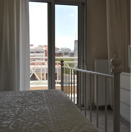 Na'vie Sunrise By The Sea Apartment Peraía